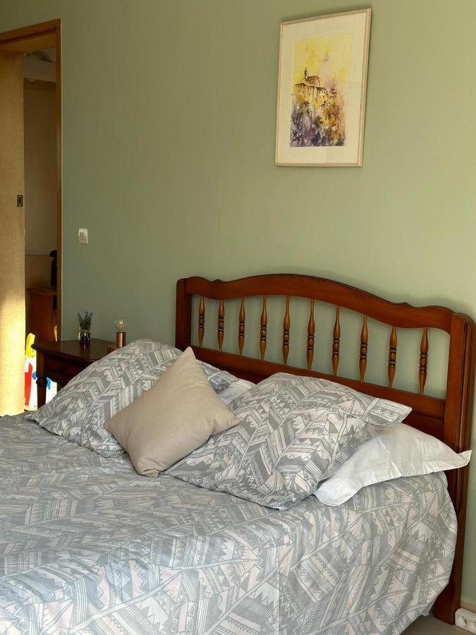 Les Cigales Bed & Breakfast Villelaure Eksteriør bilde
