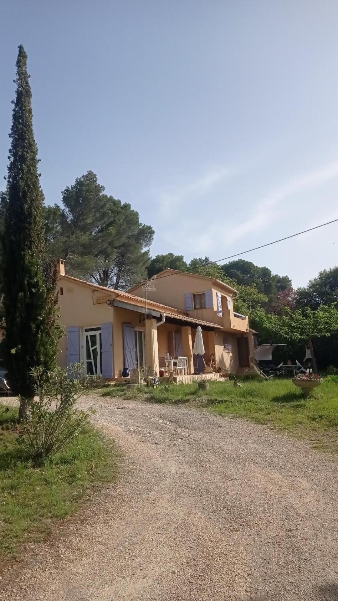 Les Cigales Bed & Breakfast Villelaure Eksteriør bilde